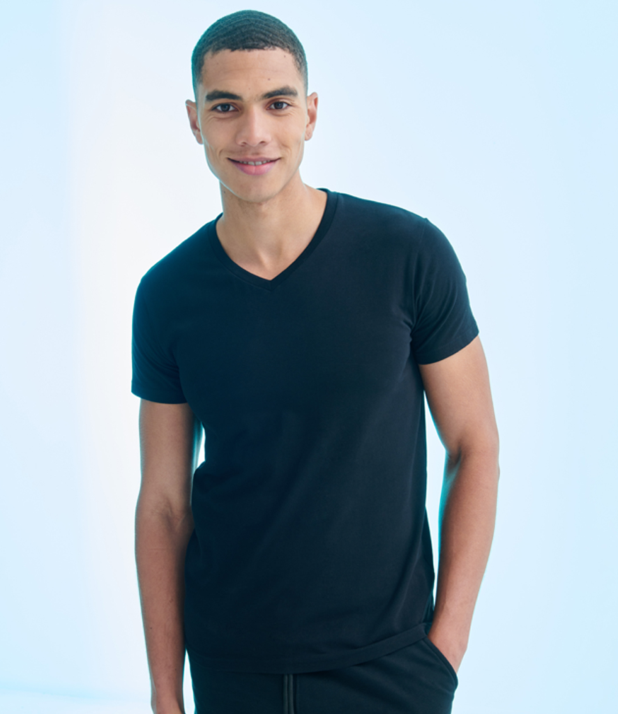 Skinnifit Men Feel Good V Neck Stretch T Shirt